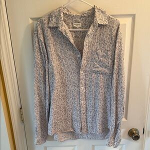 Club Monaco 100% linen Button Down Shirt